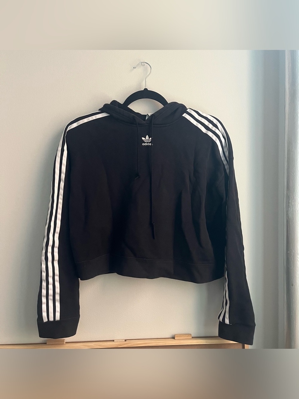 {Adidas} 🔷 cropped hoodie